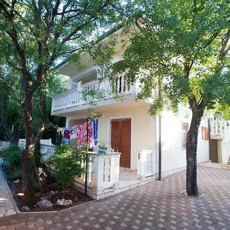 One-bedroom With Terrace In 3542-3 Apartment