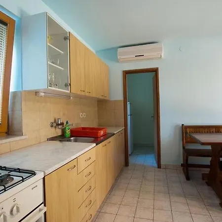 Apartment One-bedroom With Terrace In 3542-3