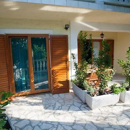 One-bedroom With Terrace In 3542-3 Povile